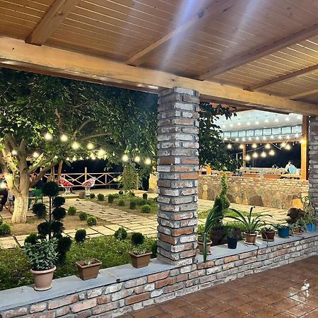 Berkri Gastro Yard & Guest House Yenokavan エクステリア 写真