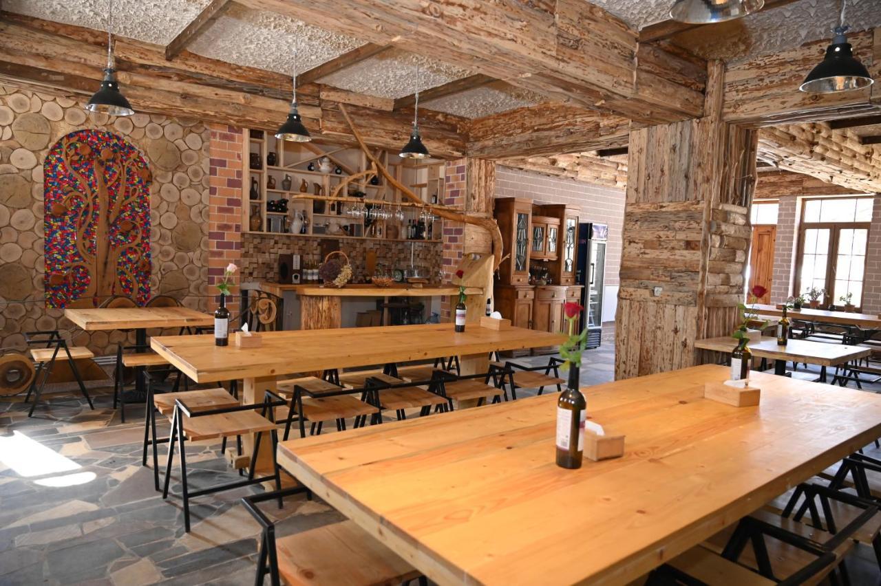 Berkri Gastro Yard & Guest House Yenokavan エクステリア 写真