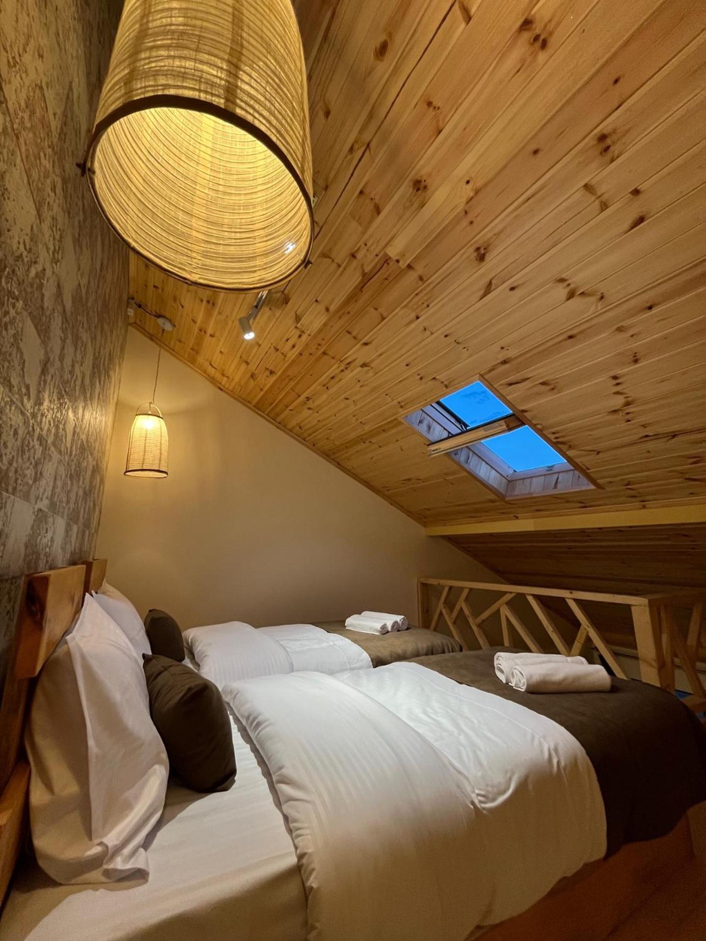 Berkri Gastro Yard & Guest House Yenokavan エクステリア 写真