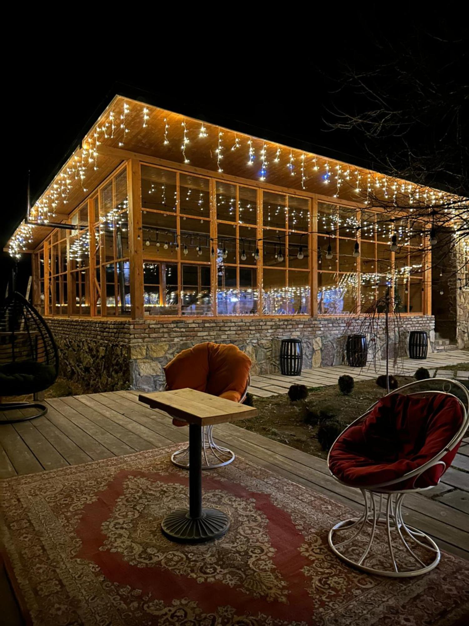 Berkri Gastro Yard & Guest House Yenokavan エクステリア 写真
